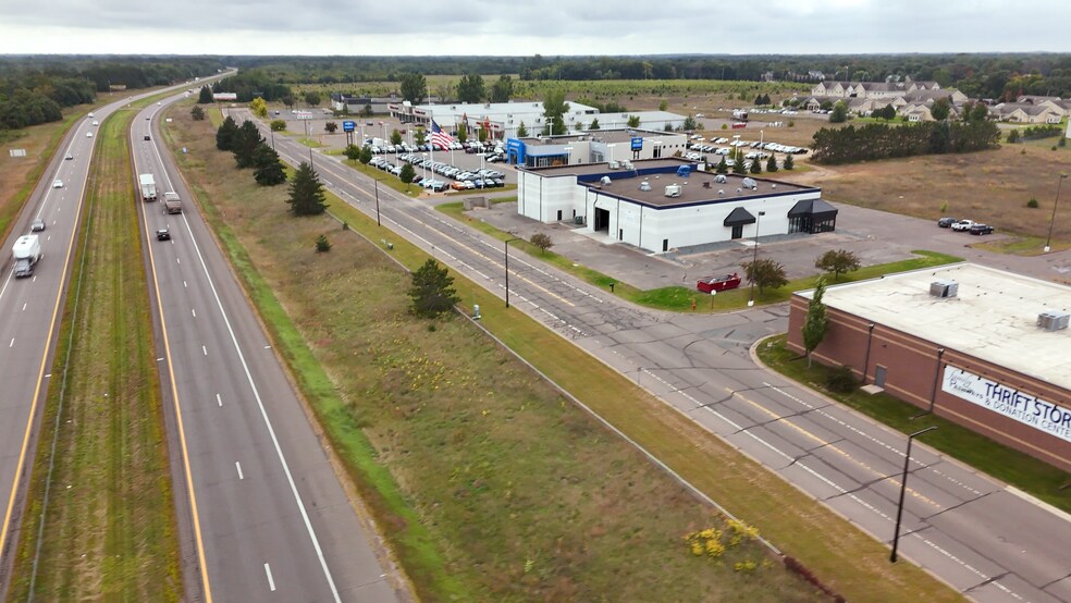 More Photos Of 38450 Tanger Dr, North Branch Service Station For Lease