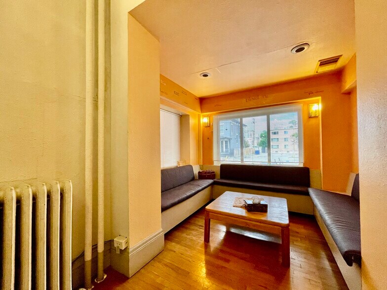 More Photos Of 1544 Pearl St, Denver Office Residential For Sale