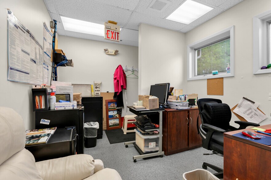 More Photos Of 501 Iron Bridge Rd, Freehold Medical For Sale