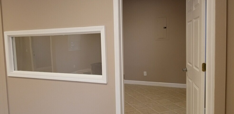 More Photos Of 825 Midpoint Dr, O'Fallon Warehouse For Sale