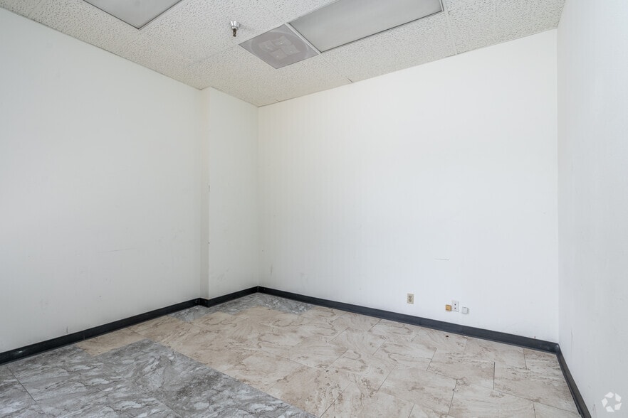 More Photos Of 5405 Arrow Hwy, Montclair Unknown For Lease