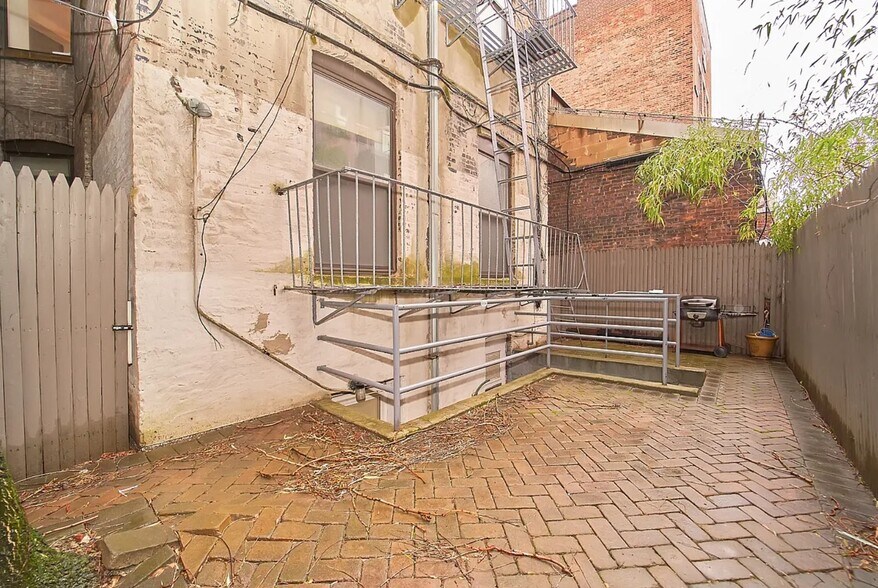 More Photos Of 239 W 20th St, New York Apartments For Sale