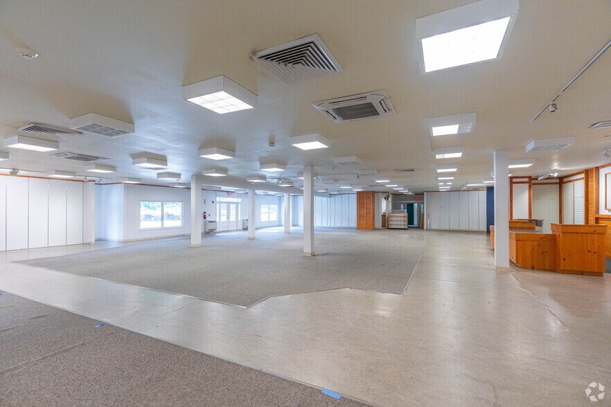 More Photos Of 75 State Route 15, Lafayette Unknown For Lease