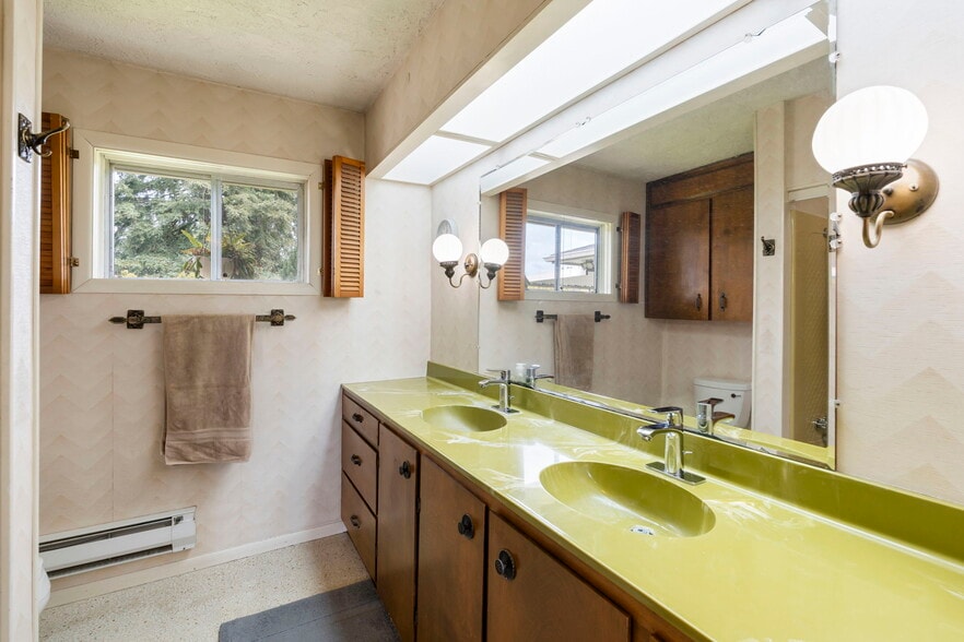 More Photos Of 1553 Bishop Rd, Chehalis Flex For Sale