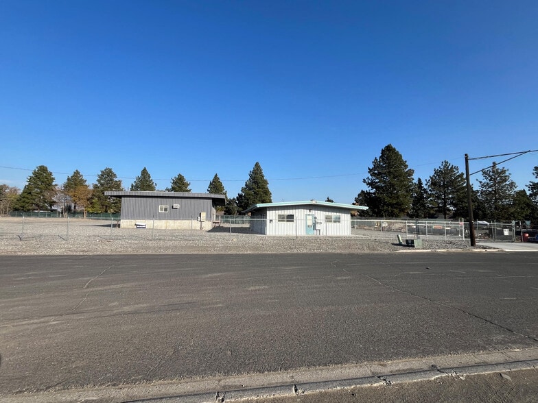 More Photos Of 423 S Idaho Ave, Pasco Warehouse For Lease