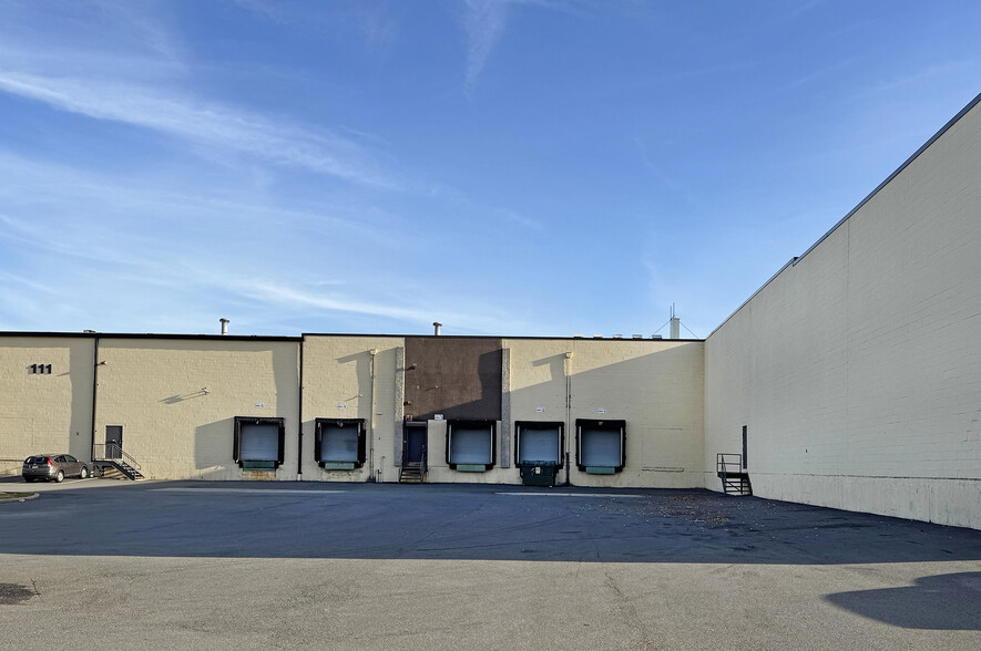 More Photos Of 111-115 Castle Rd, Secaucus Warehouse For Lease