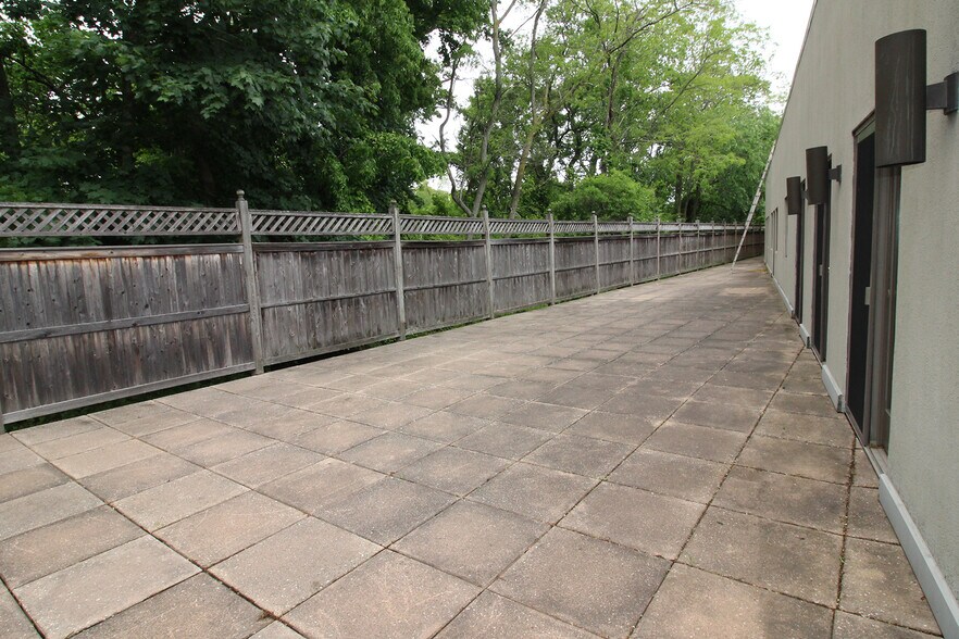 More Photos Of 418 Meadow St, Fairfield Light Distribution For Lease