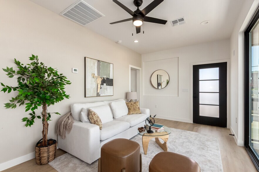 More Photos Of 411 32nd Pl, Phoenix Apartments For Sale