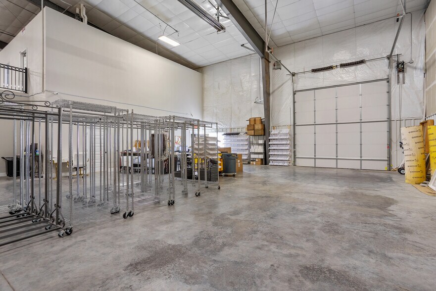 More Photos Of 2536 Old Happy Jack Rd, Cheyenne Flex For Sale