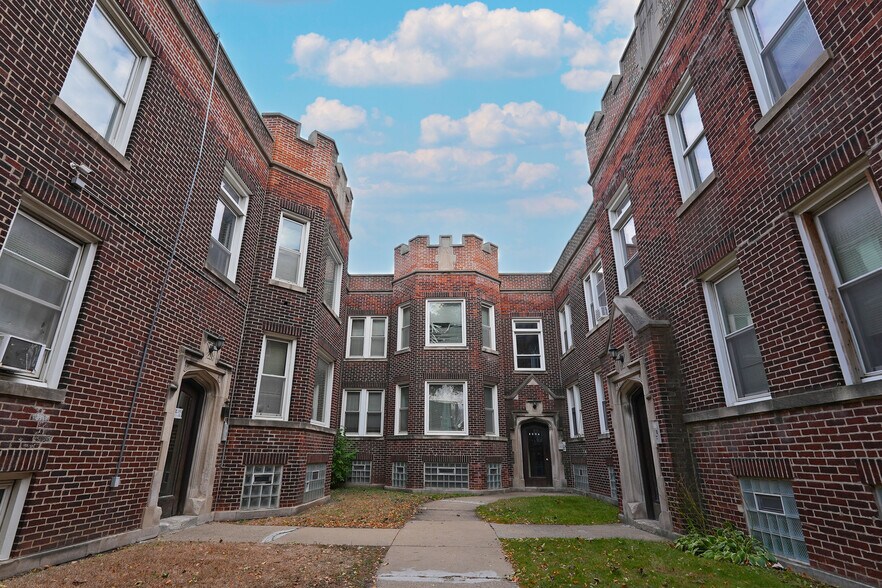 More Photos Of , Chicago Multifamily For Sale