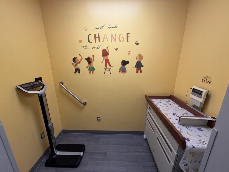 More Photos Of 829 Davis St, Blacksburg Medical For Sale