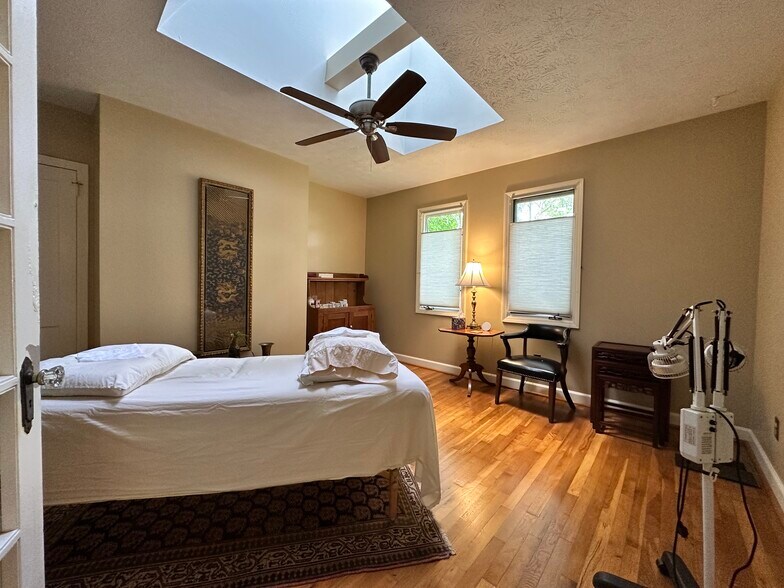 More Photos Of 2080 Prince Ave, Athens Medical For Lease