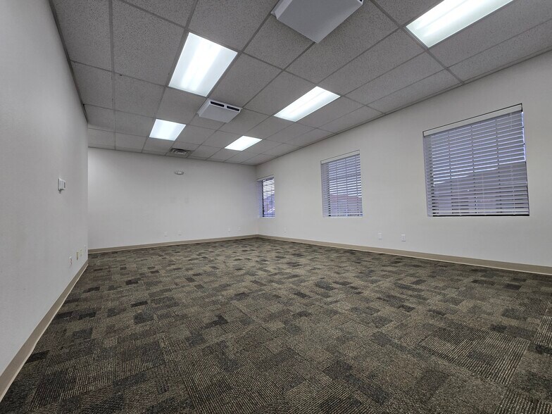 More Photos Of 557 W Silver St, Elko Office For Lease