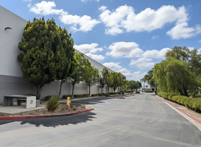 More Photos Of 1201 Maulhardt Ave, Oxnard Warehouse For Lease