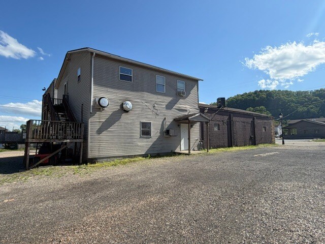 More Photos Of 202 N Chester St, New Cumberland Restaurant For Sale