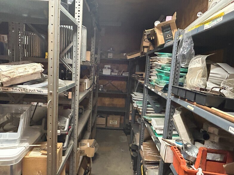 More Photos Of 2301 Brooklyn Ave, Harvey Light Manufacturing For Lease