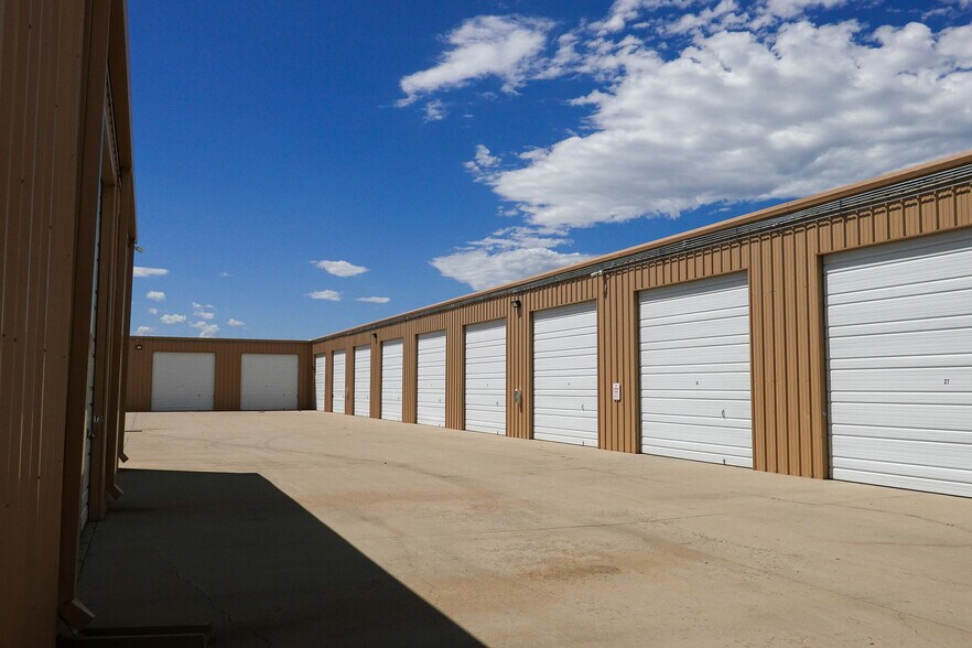 More Photos Of 4075 Camelot Cir, Longmont Self Storage For Lease