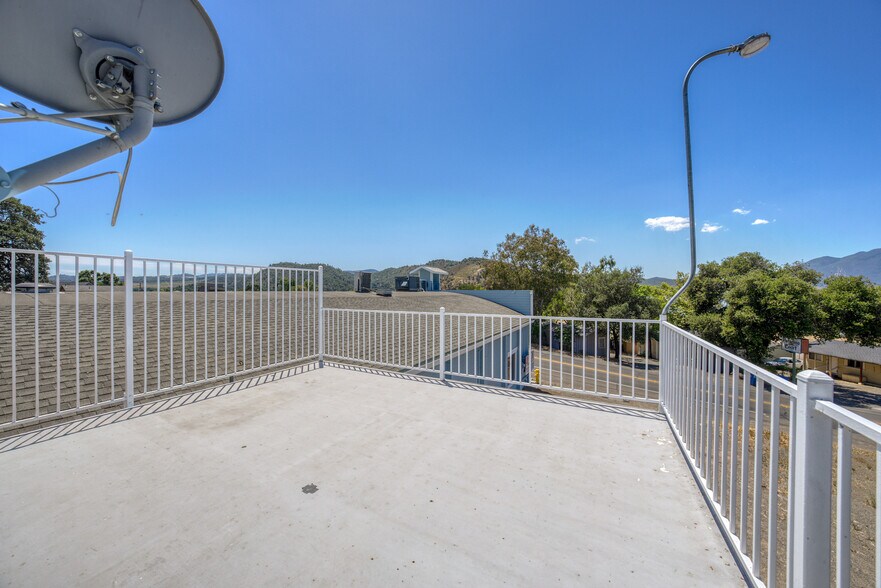 More Photos Of 14420 Lakeshore Dr, Clearlake Office For Sale