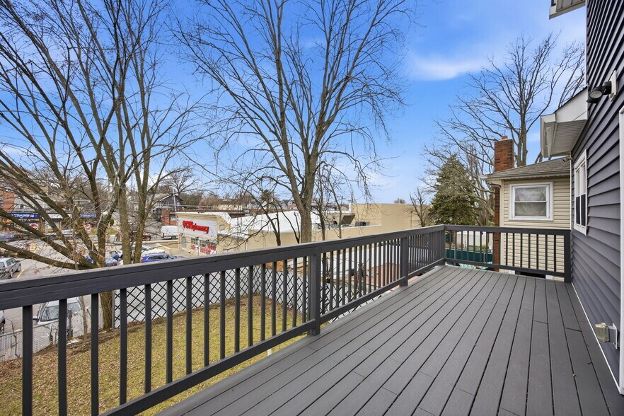 More Photos Of 96 Coale Ave, Staten Island Multifamily For Sale