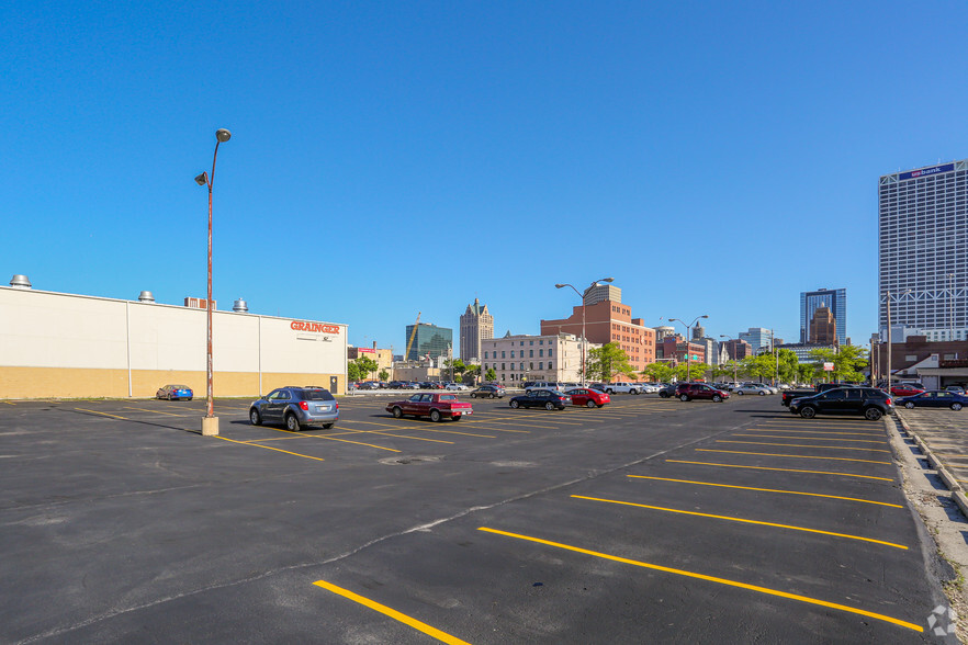 Primary Photo Of 633 E Buffalo St, Milwaukee Parking Lot For Sale