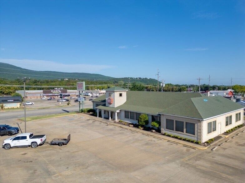 More Photos Of 2103 N Broadway, Poteau General Retail For Sale