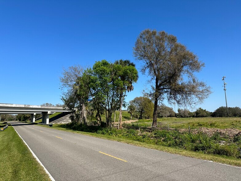 More Photos Of 7800 Bayshore Rd, Palmetto Service For Lease