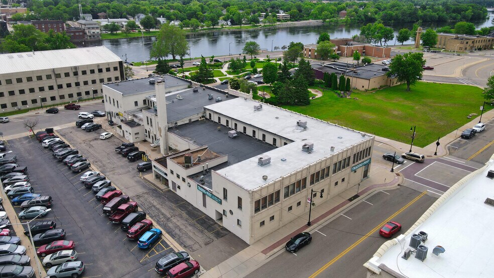 More Photos Of 230 W Grand Ave, Wisconsin Rapids General Retail For Sale