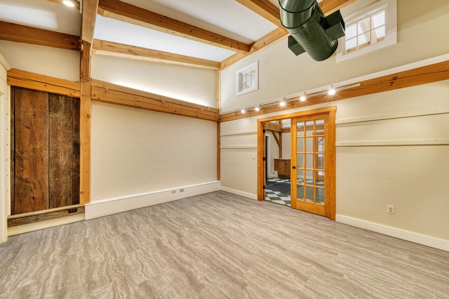 More Photos Of 207-209 Main St, New London Freestanding For Sale