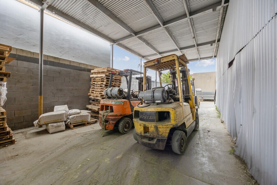 More Photos Of 780 N Todd Ave, Azusa Distribution For Sale