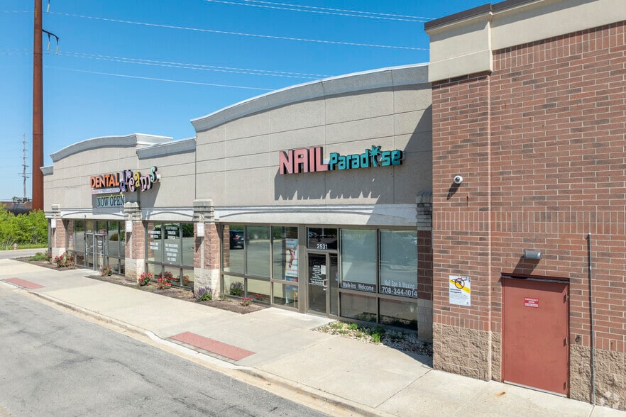 More Photos Of 2519-2541 W North Ave, Melrose Park Freestanding For Lease