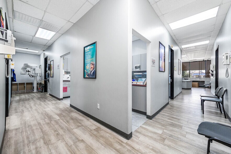 More Photos Of 8530 S Braeswood Blvd, Houston Freestanding For Lease