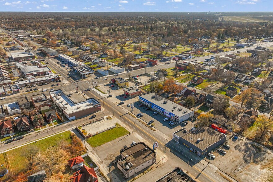 More Photos Of 7606 E 7 Mile Rd, Detroit Storefront For Sale