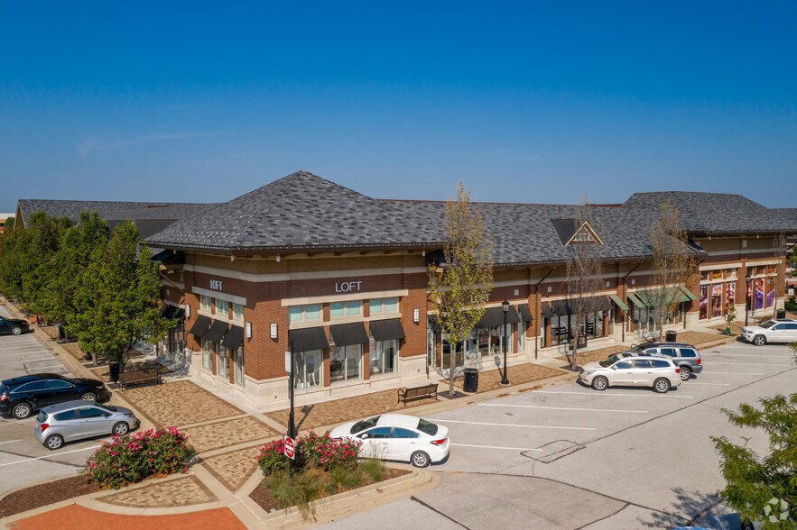 More Photos Of 10-22 Meadows Cir, Lake Saint Louis Unknown For Lease