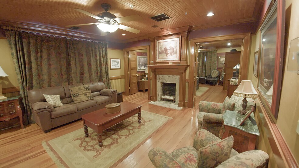 More Photos Of 1176 Atlanta Hwy, Auburn Specialty For Sale