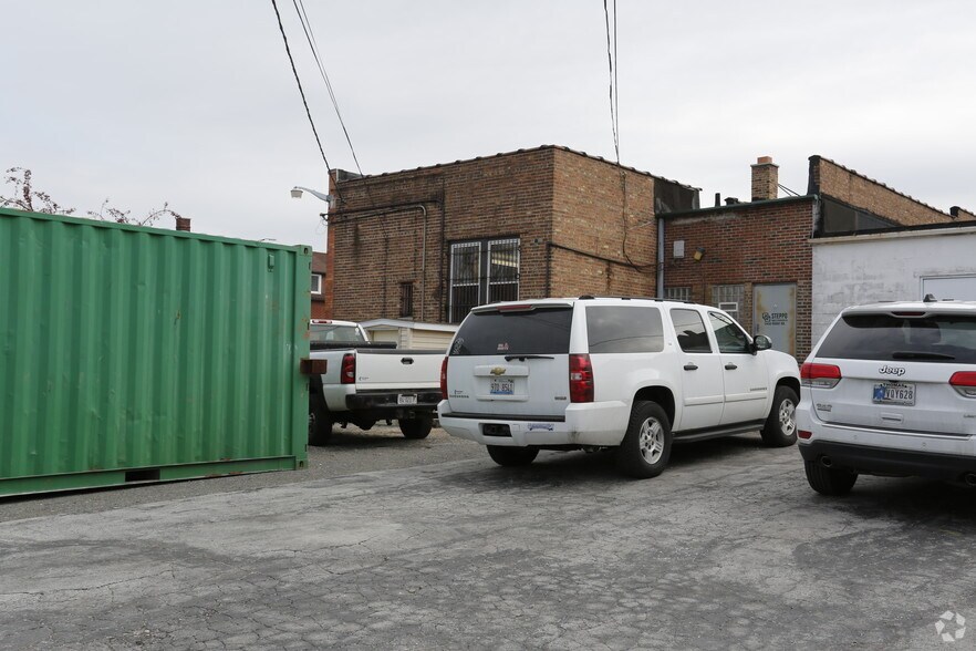 More Photos Of 3452 Ridge Rd, Lansing Office For Sale