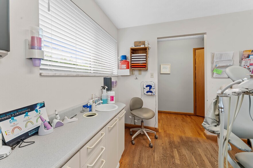 More Photos Of 711 N Pike St, Grafton Office For Sale