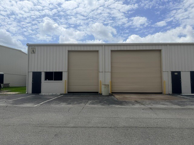 More Photos Of 1725 S Nova Rd, Daytona Beach Warehouse For Sale