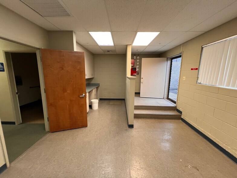 More Photos Of 44 N 3rd St, Patterson Office For Lease