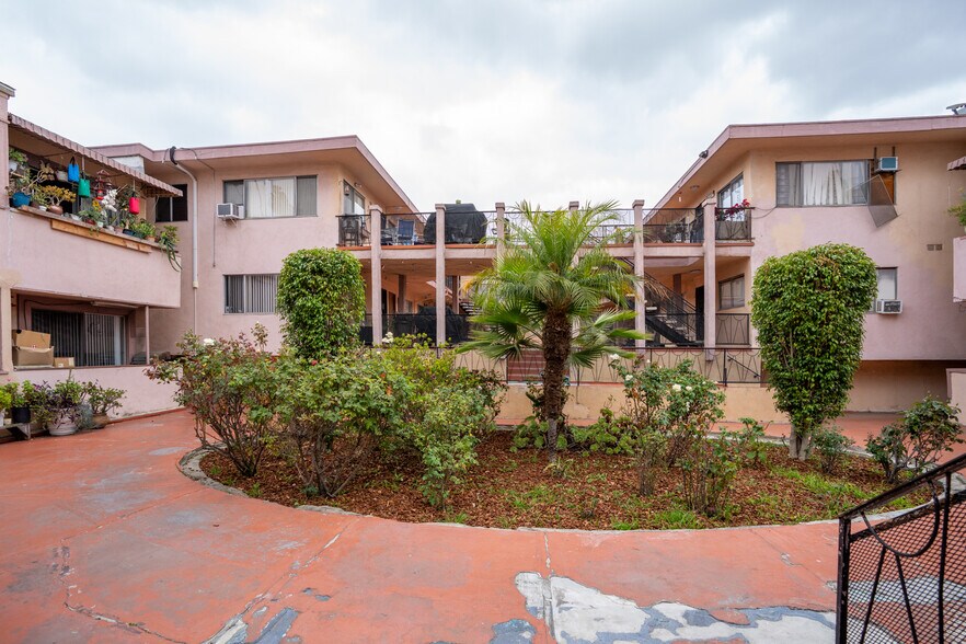 More Photos Of 1125 S Westmoreland Ave, Los Angeles Apartments For Sale
