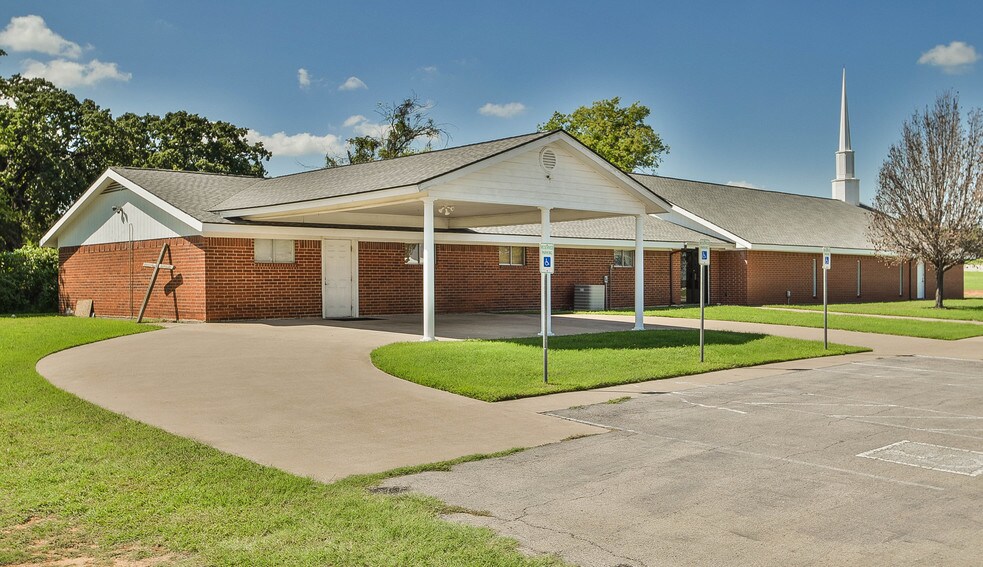 More Photos Of 1107 Weatherford Hwy, Granbury Religious Facility For Sale