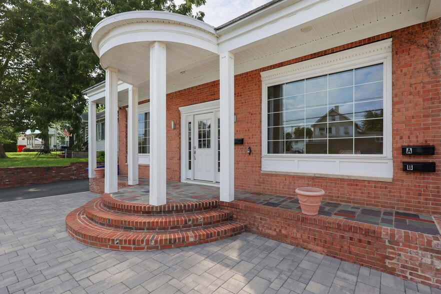 More Photos Of 215 Washington Rd, Sayreville Storefront Retail Residential For Lease
