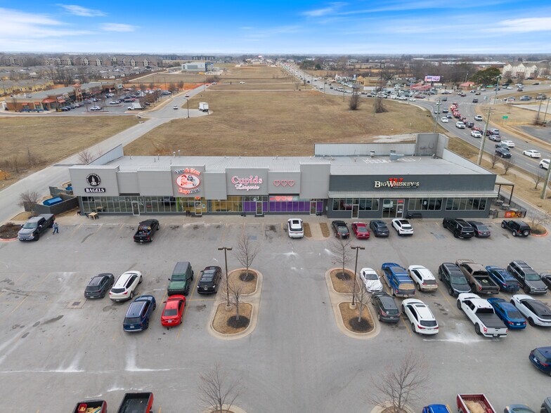 More Photos Of 3600 SE Guess Who Dr, Bentonville Storefront For Lease