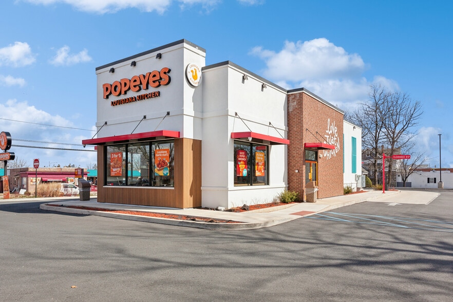 Primary Photo Of 4236 Edgmont Ave, Brookhaven Restaurant For Sale