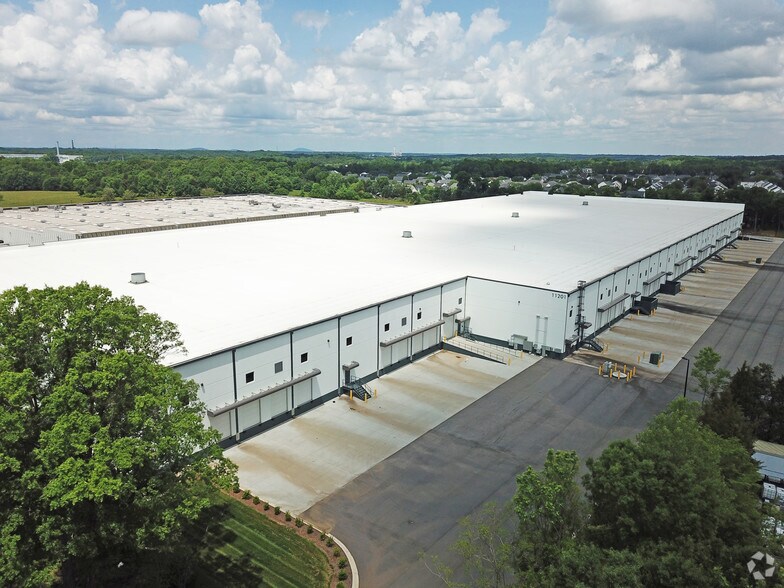 More Photos Of 11201 Ed Brown Rd, Charlotte Warehouse For Lease