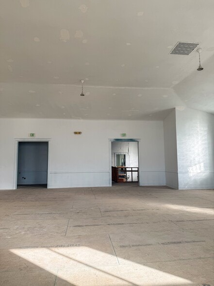 More Photos Of 15 E Iowa Ave, Denver Storefront For Lease