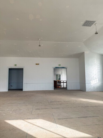 More Photos Of 15 E Iowa Ave, Denver Storefront For Lease