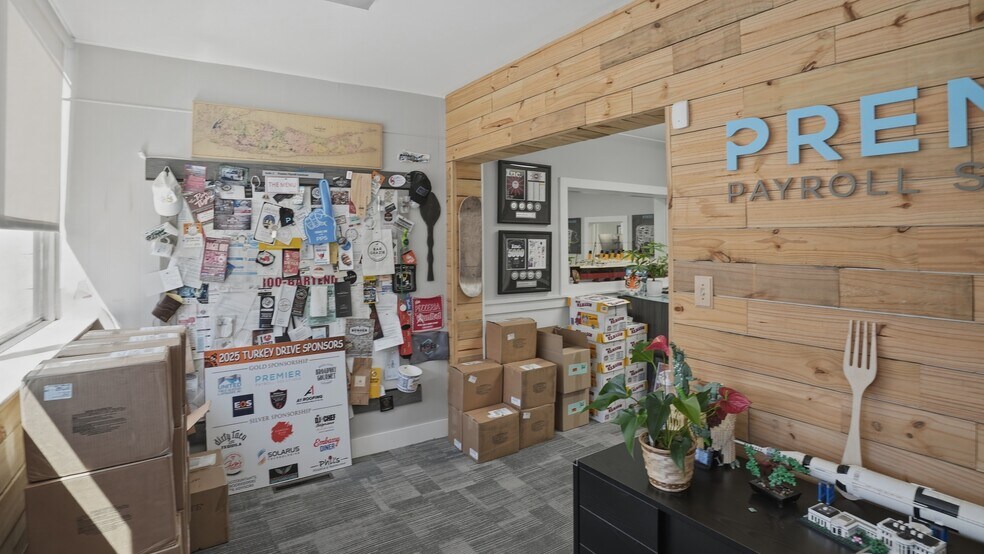 More Photos Of 18 Unqua Rd, Massapequa Loft Creative Space For Sale