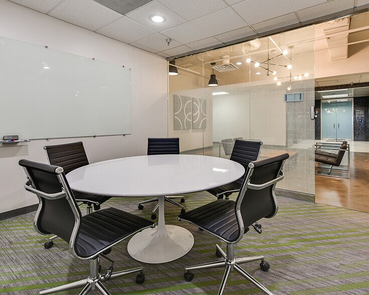 More Photos Of 2300 Valley View Ln, Irving Office For Lease