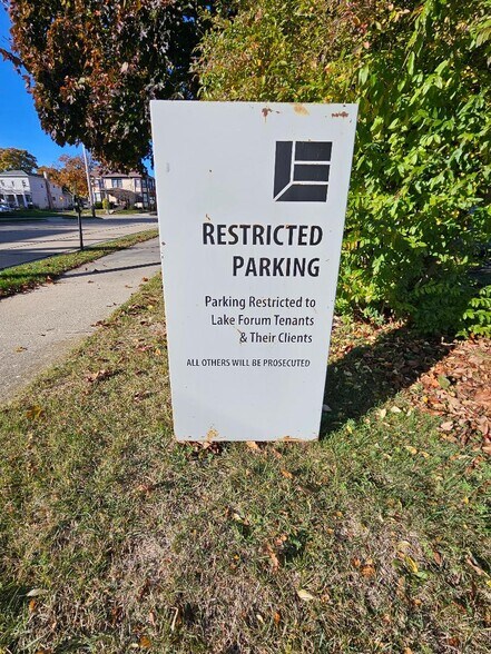 More Photos Of 840 Lake Ave, Racine Office For Sale