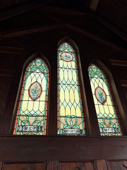 More Photos Of 18-20 E Pleasant St, Avon Park Religious Facility For Lease